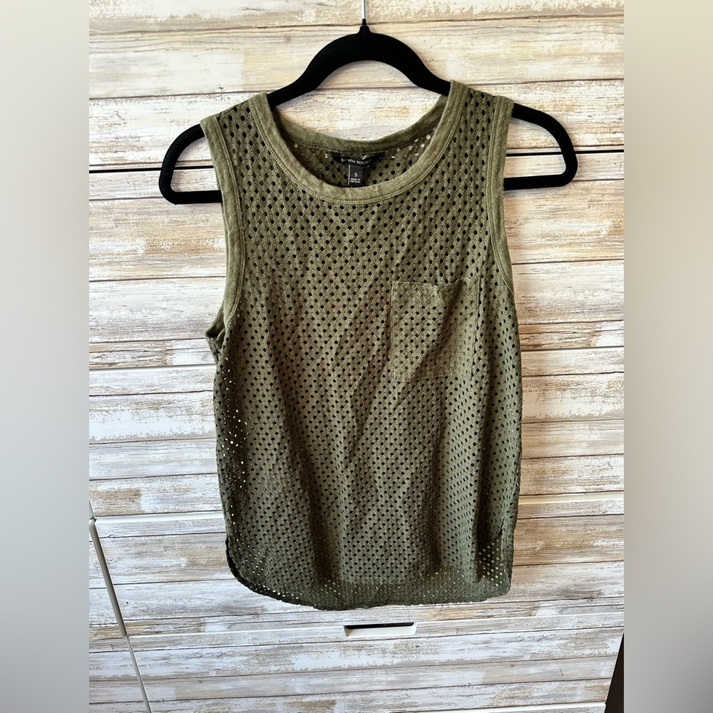 🌿 Banana Republic Green Mesh Tank Top S Sheer Layering Top